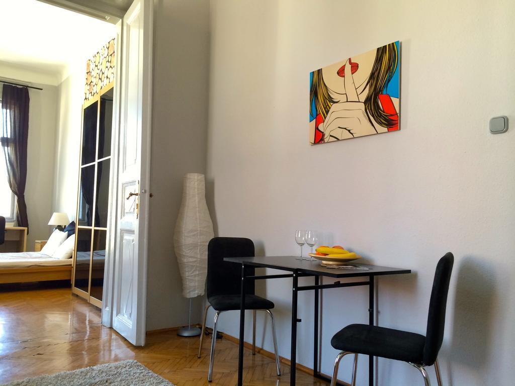 Budget Apartment By Hi5 - Oktober 6 Str 4 Budapest Luaran gambar