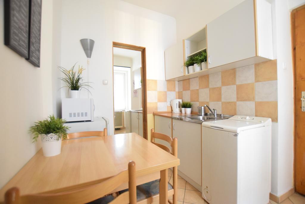 Budget Apartment By Hi5 - Oktober 6 Str 4 Budapest Luaran gambar