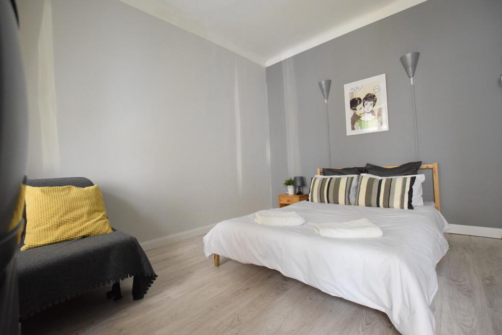 Budget Apartment By Hi5 - Oktober 6 Str 4 Budapest Luaran gambar