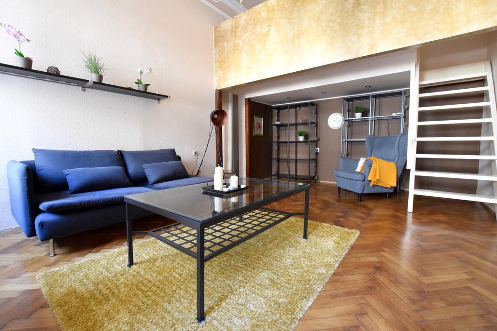 Budget Apartment By Hi5 - Oktober 6 Str 4 Budapest Luaran gambar