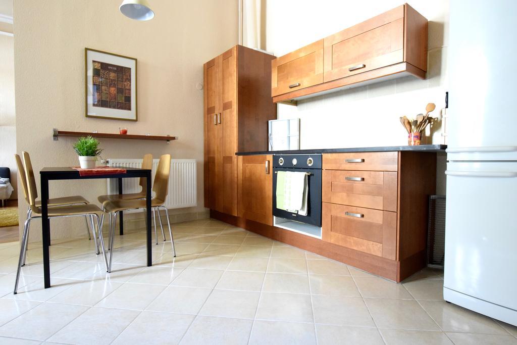 Budget Apartment By Hi5 - Oktober 6 Str 4 Budapest Luaran gambar
